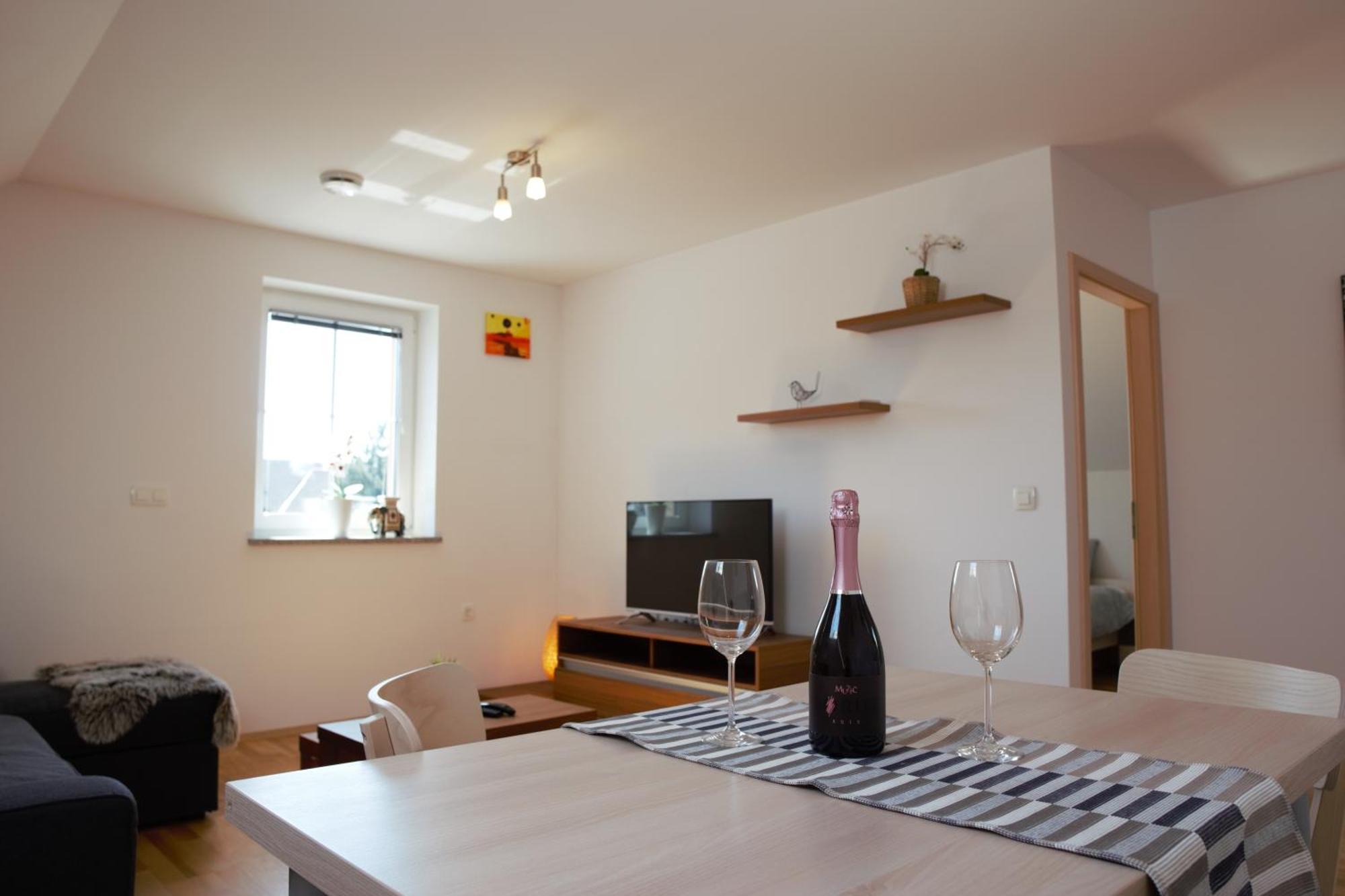 Domen'S Cozy Rentals Kranj Eksteriør bilde